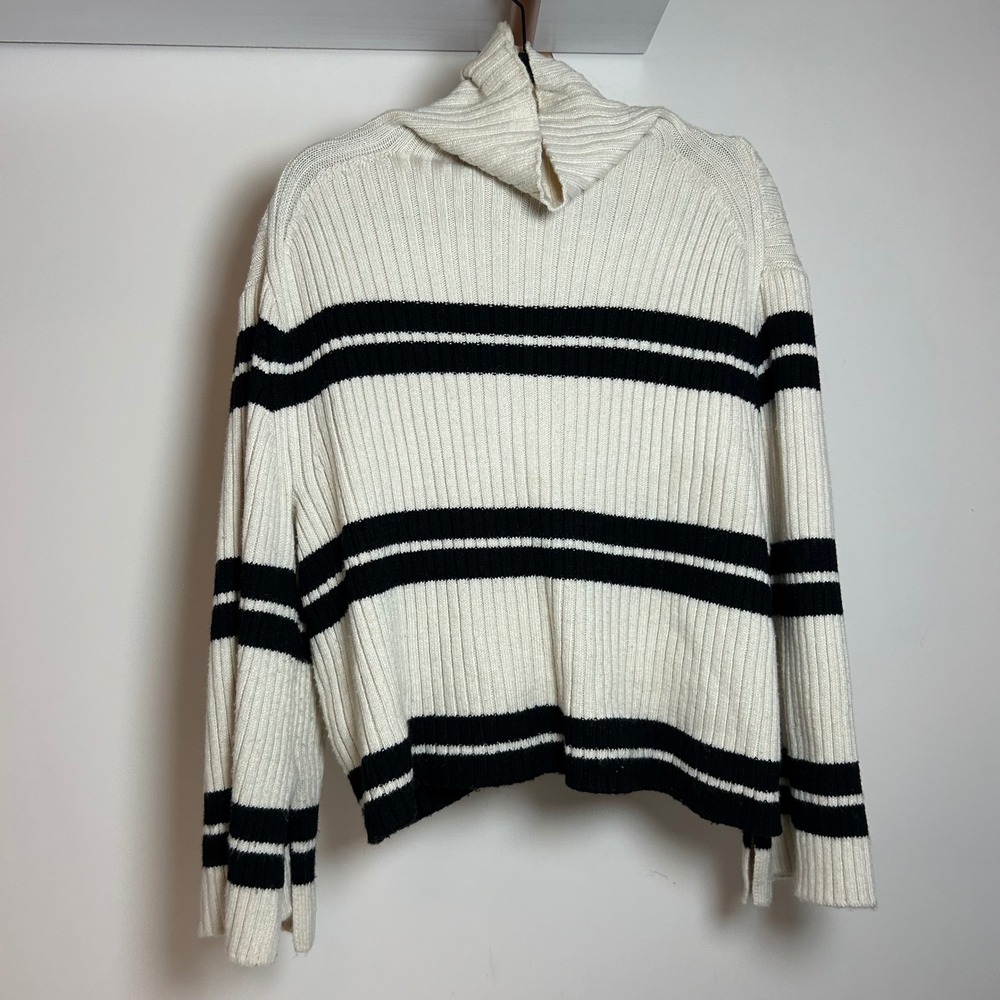 H&M Striped Ribbed‎ Turtleneck Sweater Cream Black Split Cuff Oversized Small - Picture 3 of 6